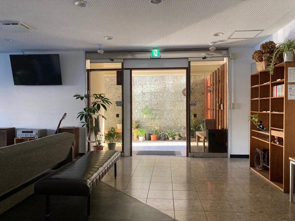 J-Hoppers Beppu Guesthouse ジェイホッパーズ別府ゲストハウス Ngoại thất bức ảnh