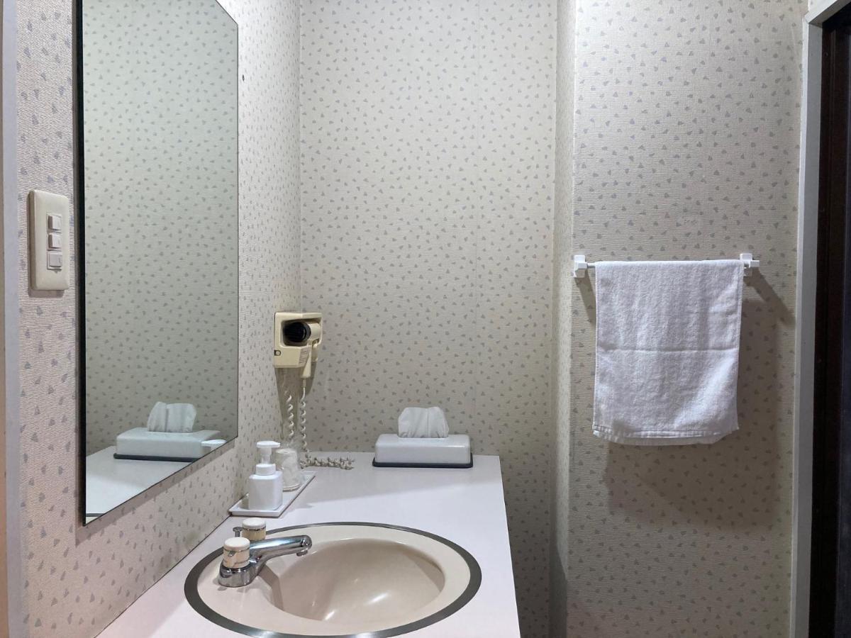 J-Hoppers Beppu Guesthouse ジェイホッパーズ別府ゲストハウス Ngoại thất bức ảnh