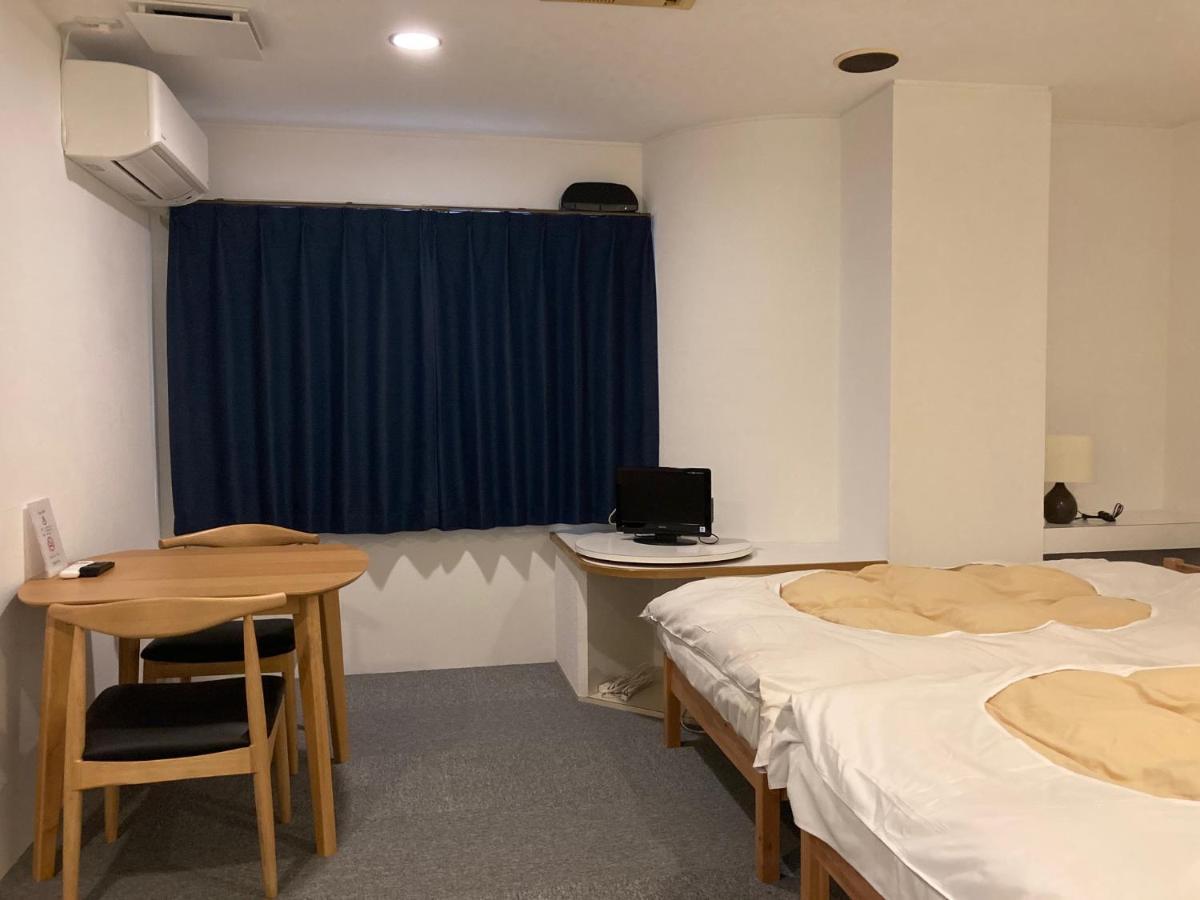 J-Hoppers Beppu Guesthouse ジェイホッパーズ別府ゲストハウス Ngoại thất bức ảnh