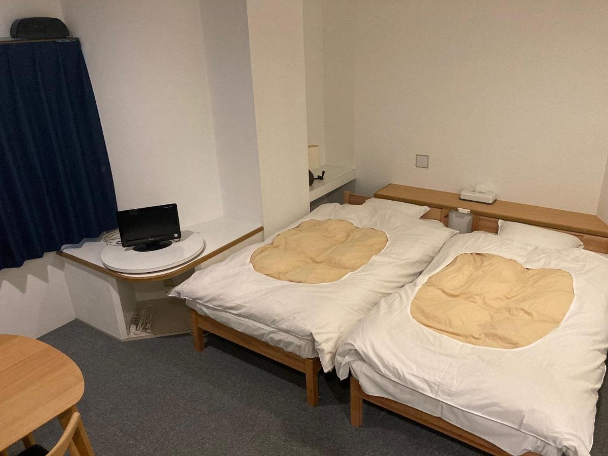 J-Hoppers Beppu Guesthouse ジェイホッパーズ別府ゲストハウス Ngoại thất bức ảnh