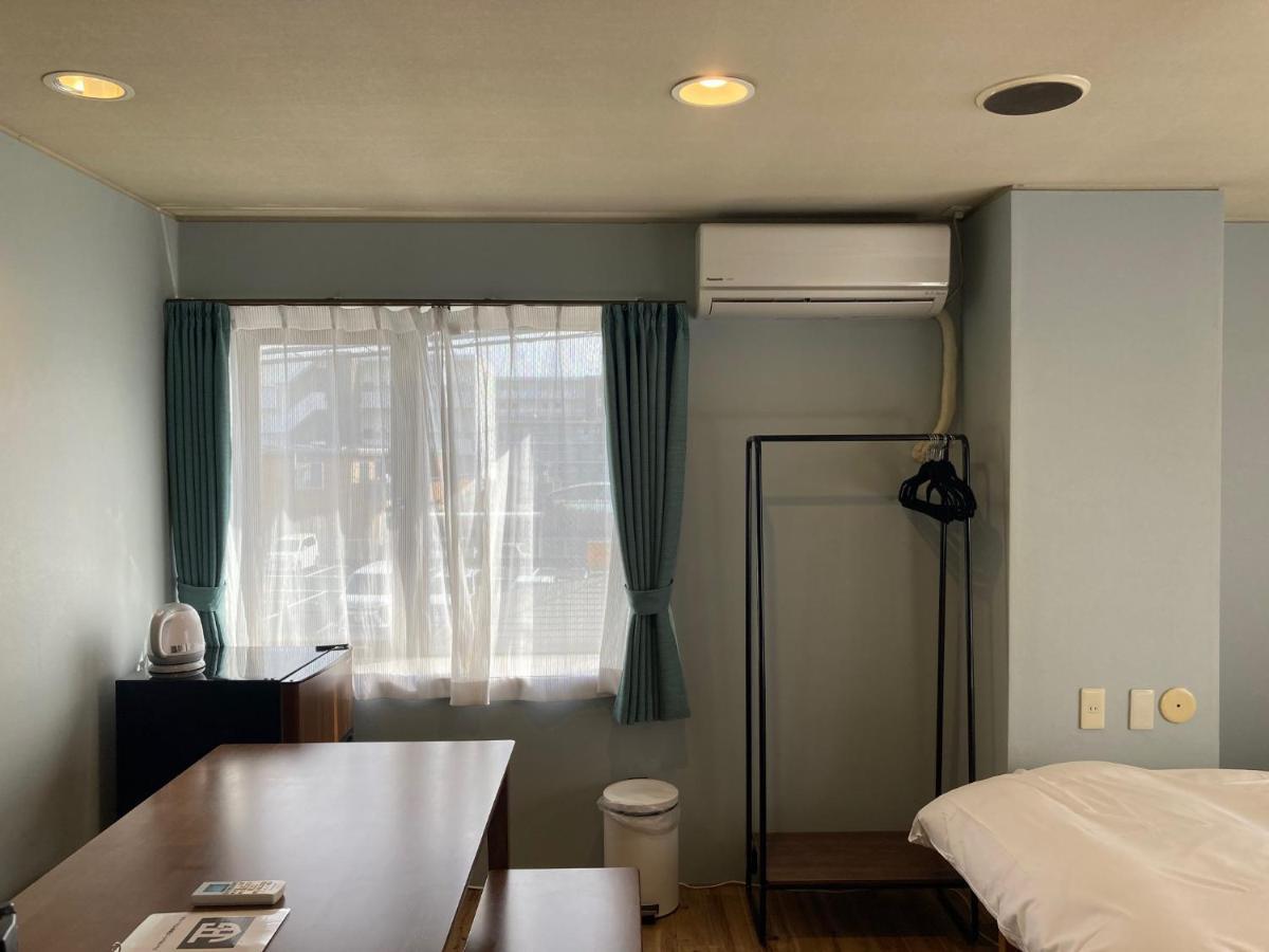 J-Hoppers Beppu Guesthouse ジェイホッパーズ別府ゲストハウス Ngoại thất bức ảnh