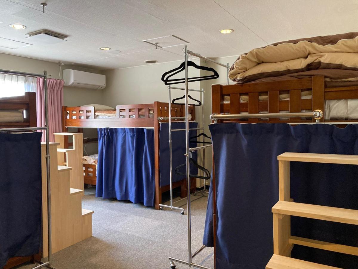 J-Hoppers Beppu Guesthouse ジェイホッパーズ別府ゲストハウス Ngoại thất bức ảnh